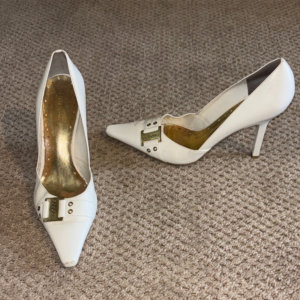 Vintage Y2K BCBGirls Chic White Heels with Gold Buckle SZ 7